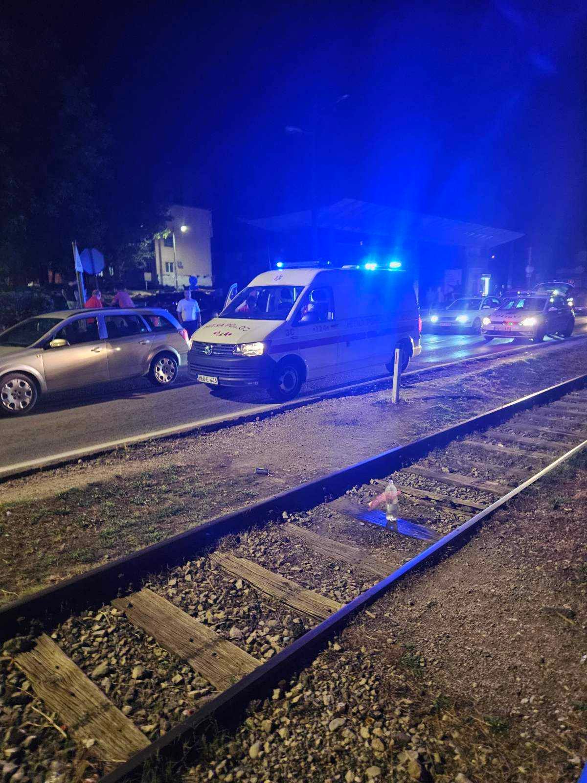 Saobraćaj je u potpunosti obustavljen a vozači se preusmjeravaju na alternativne pravce.