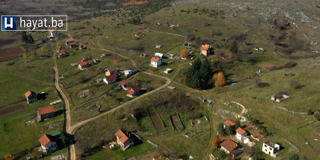 Selo Preljubovići koje se prostire na Romaniji u ratu je bilo srušeno, danas potpuno druga slika