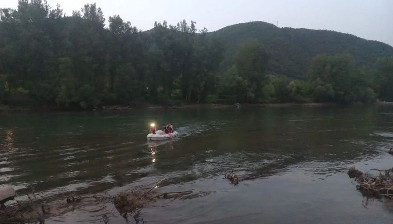 Za njim se tragalo danas cijeli dan, kada je pretraženo 20 kilometara korita Drine                           