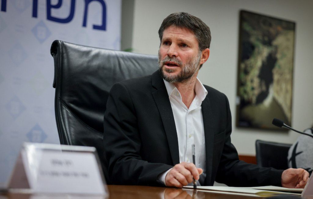 Palestinska samouprava je prošlog mjeseca platila samo 50 posto plata državnim službenicima nakon odluke Izraela da zadrži porezne prihode vlasti sa sjedištem u Ramallahu