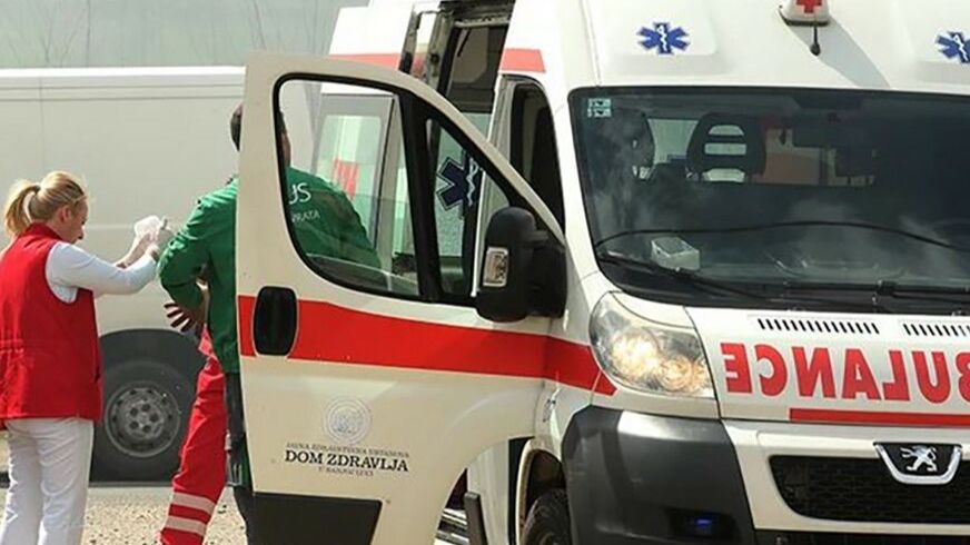 Povrijeđene je lazarevačka Hitna pomoć prevezla do Urgentnog centra