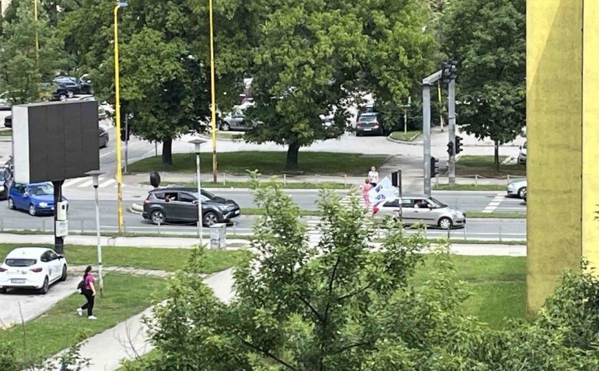 Policijski službenici su kolonu zaustavili u naselju Miladije