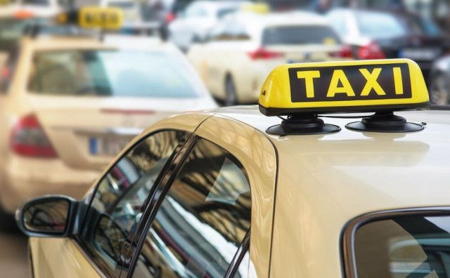 Šaljem račun za taxi vožnju koji je punica dobila za vožnju u Zagrebu od Tkalčićeve ulice do Velesajma, gdje je čekao bus za izlet u Budimpeštu