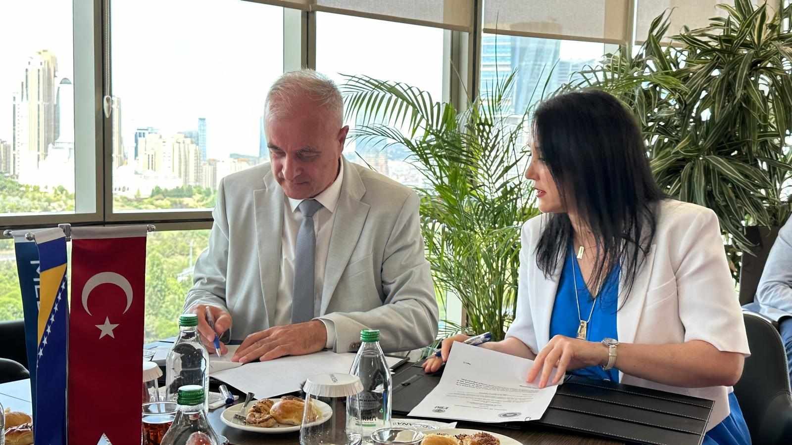 Biće omogućena razmjena studenata dodiplomskih i postdiplomskih studija koji studiraju na ova dva univerziteta.