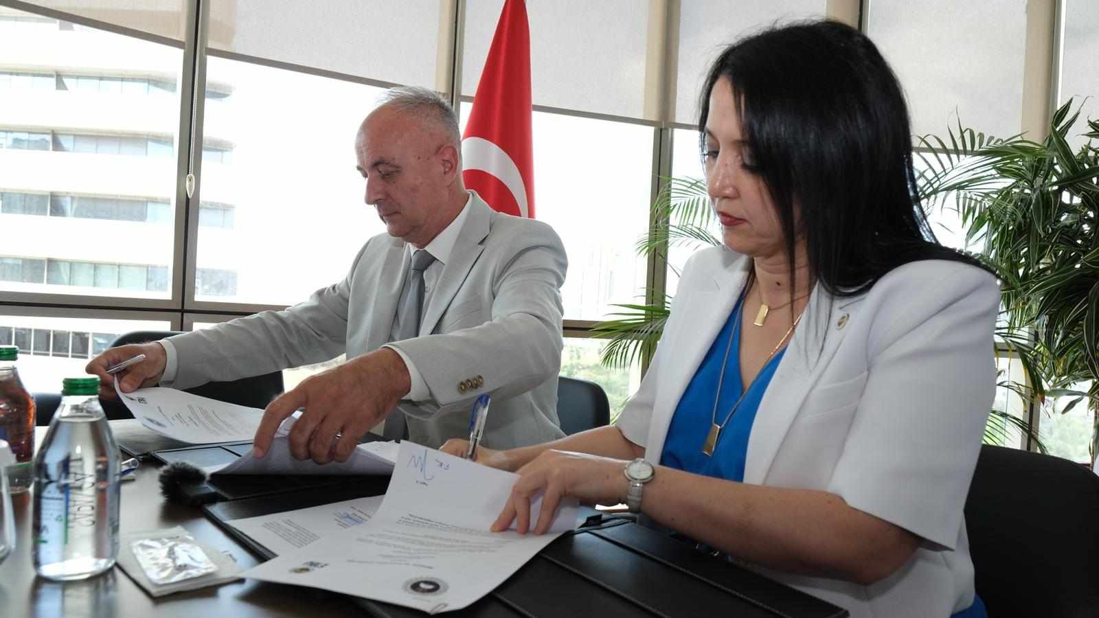 Biće omogućena razmjena studenata dodiplomskih i postdiplomskih studija koji studiraju na ova dva univerziteta.