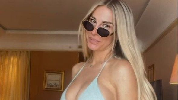 Trenutno uživa na ljetovanju u Crnoj Gori                                                            