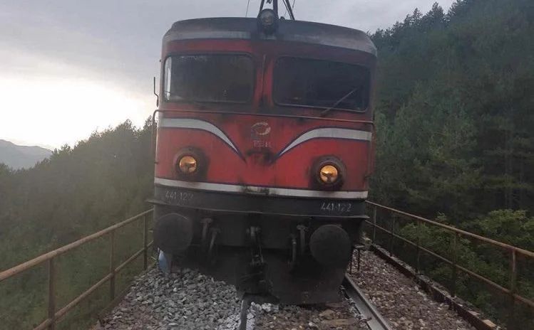 Lokalno stanovništvo već duže vrijeme upozorava na probleme s infrastrukturom na ovom dijelu pruge