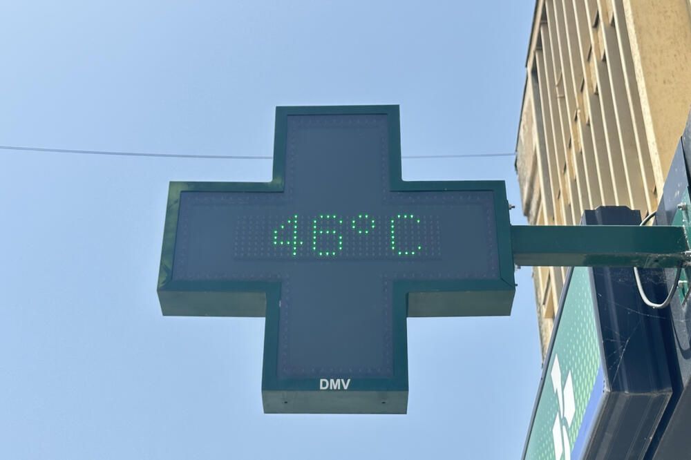Najmanje pet stranaca, među kojima je i poznati ljekar i voditelj Majkl Mozli, odmor u Grčkoj po ekstremnim temperaturama platilo je životom