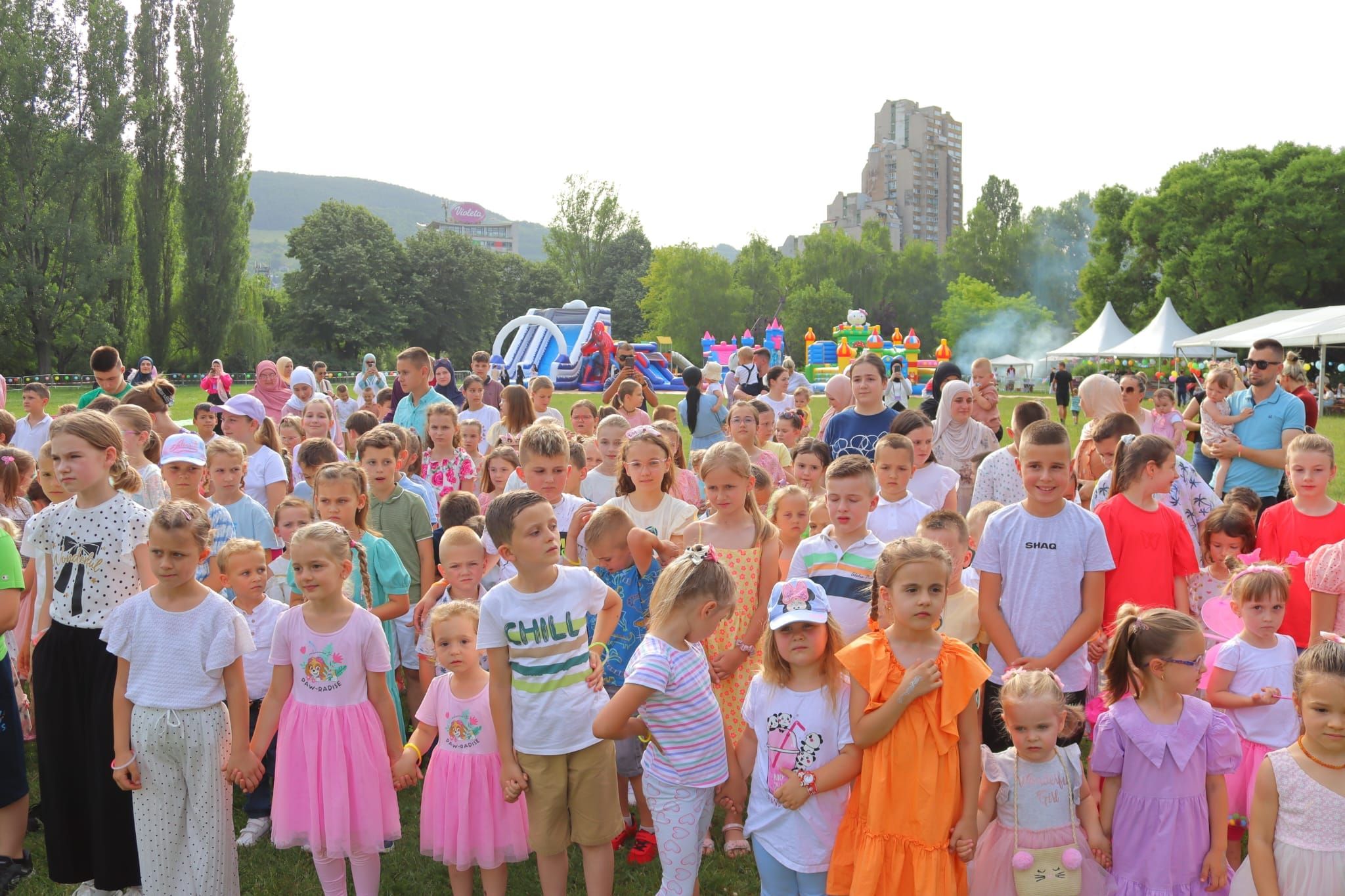 Bajramskoj zabavi je prisustvovao veliki broj djece i roditelja                                                                                        
