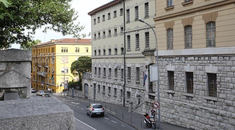 Odmah po događaju o svemu je obaviještena nadležna policijska uprava i sud