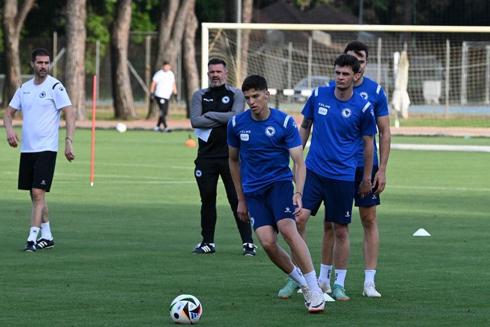 U Olimpijskom trening centru Tirrenia Zmajevi imaju sve potrebne uslove da se u miru pripremaju za ovaj meč