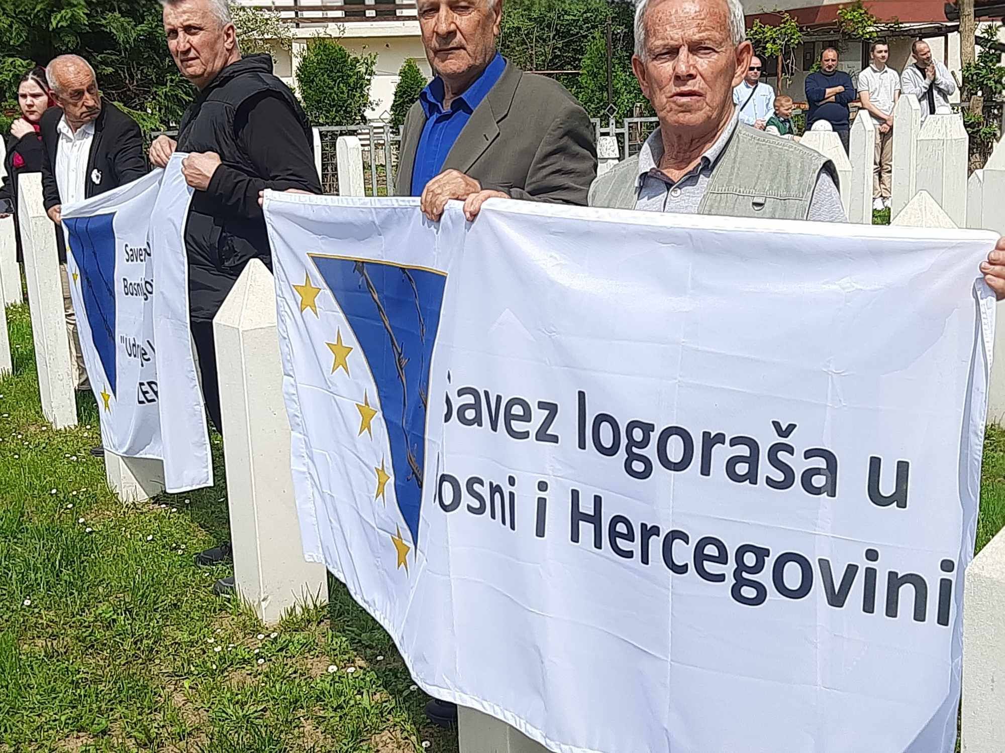 Logori u Sanskom Mostu i kod Prijedora                                                           
