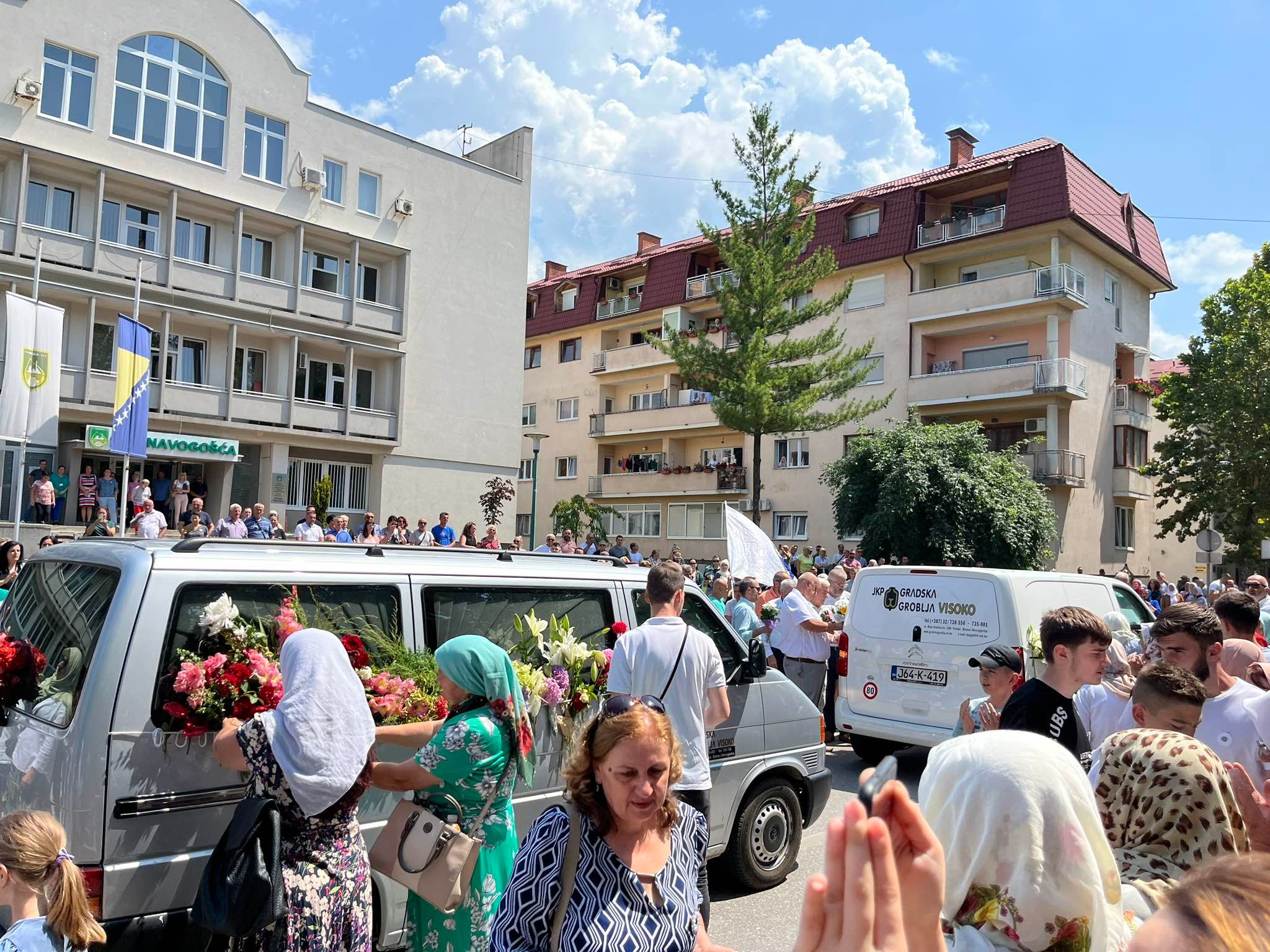 Ispratili smo kolonu s tabutima iz Vogošće: I najmlađi odali počast žrtvama genocida
