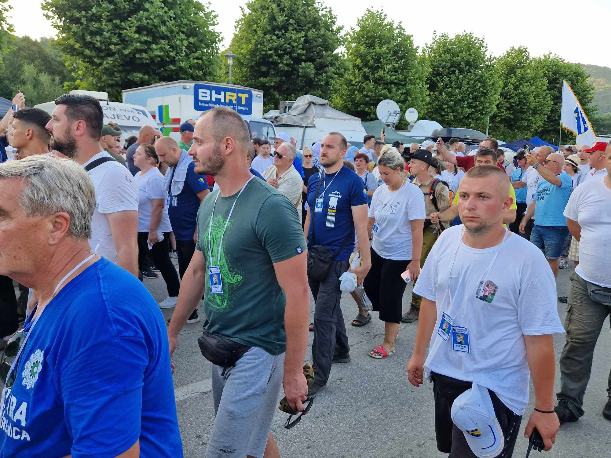 Marš mira počeo je tradicionalno u Nezuku, selu u kojem su preživjeli Srebreničani našli spas nakon proboja do slobodnog teritorija