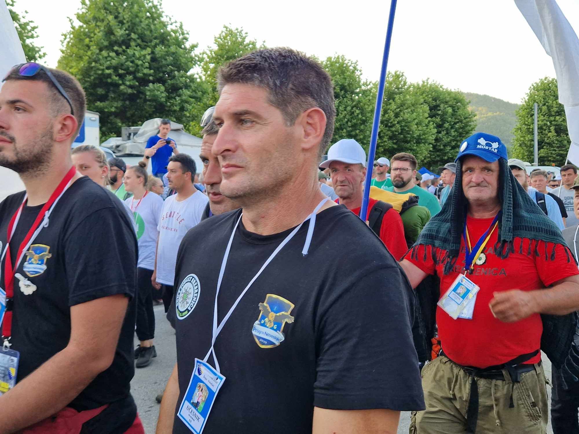 Marš mira počeo je tradicionalno u Nezuku, selu u kojem su preživjeli Srebreničani našli spas nakon proboja do slobodnog teritorija