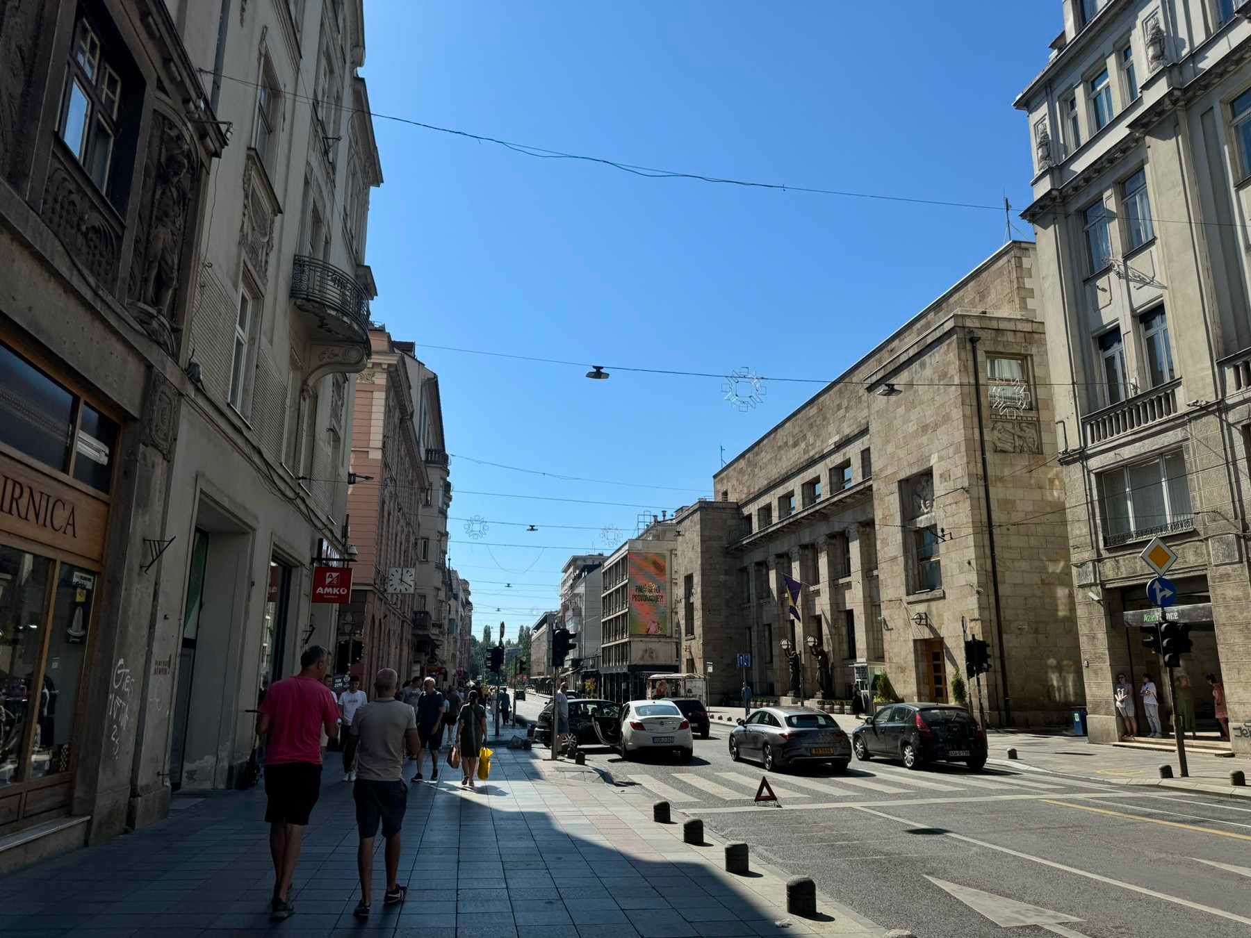 Prilikom nesreće pričinjena manja materijalna šteta                         