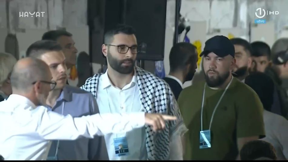 Želim da se zahvalim na podršci koju vaš narod pruža Palestincima, rekao je