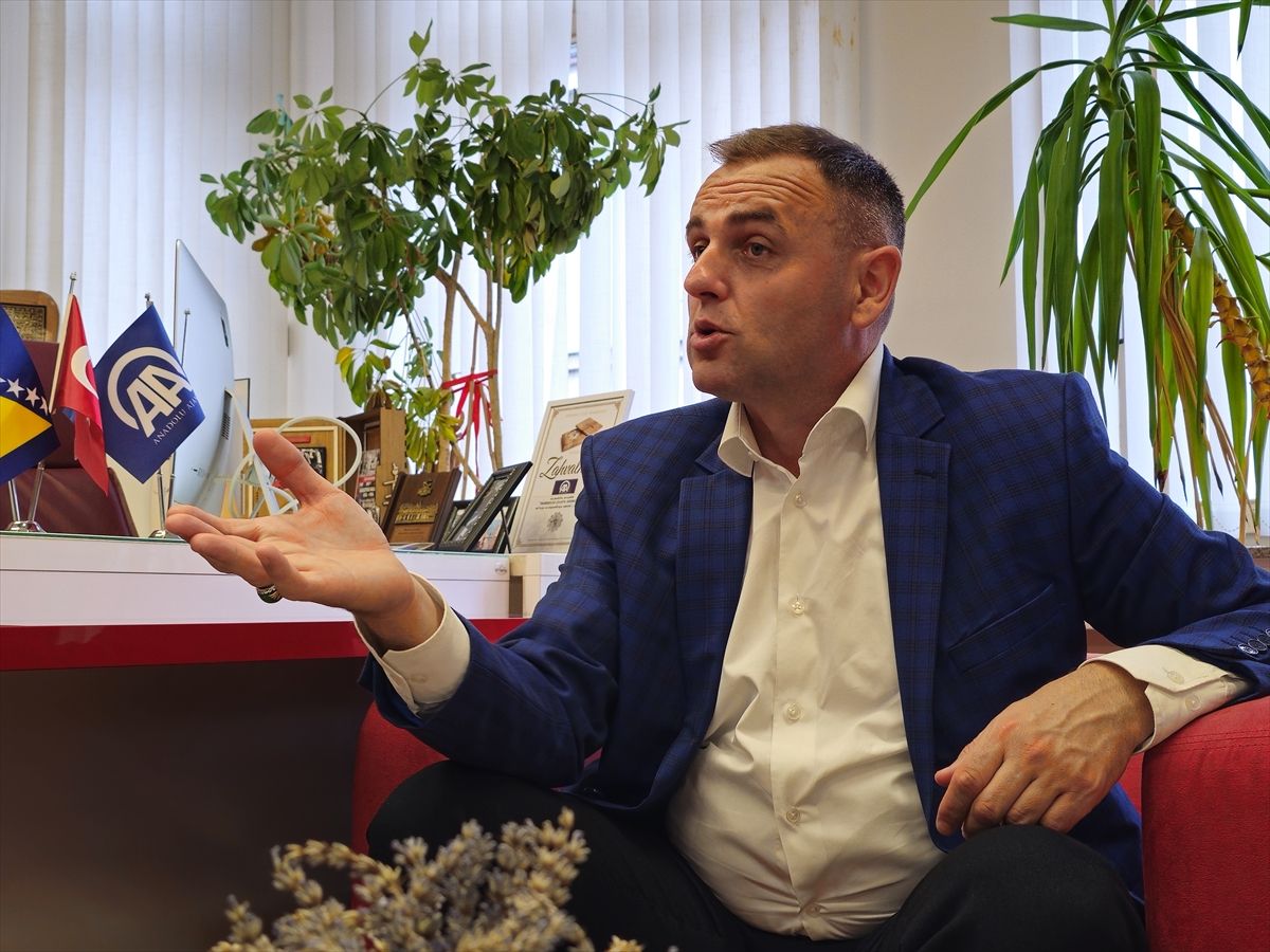 Gradaščević posebno naglašava činjenicu da Bošnjaci u Bijeljini nakon dužeg perioda na izbore izlaze ujedinjeni.
