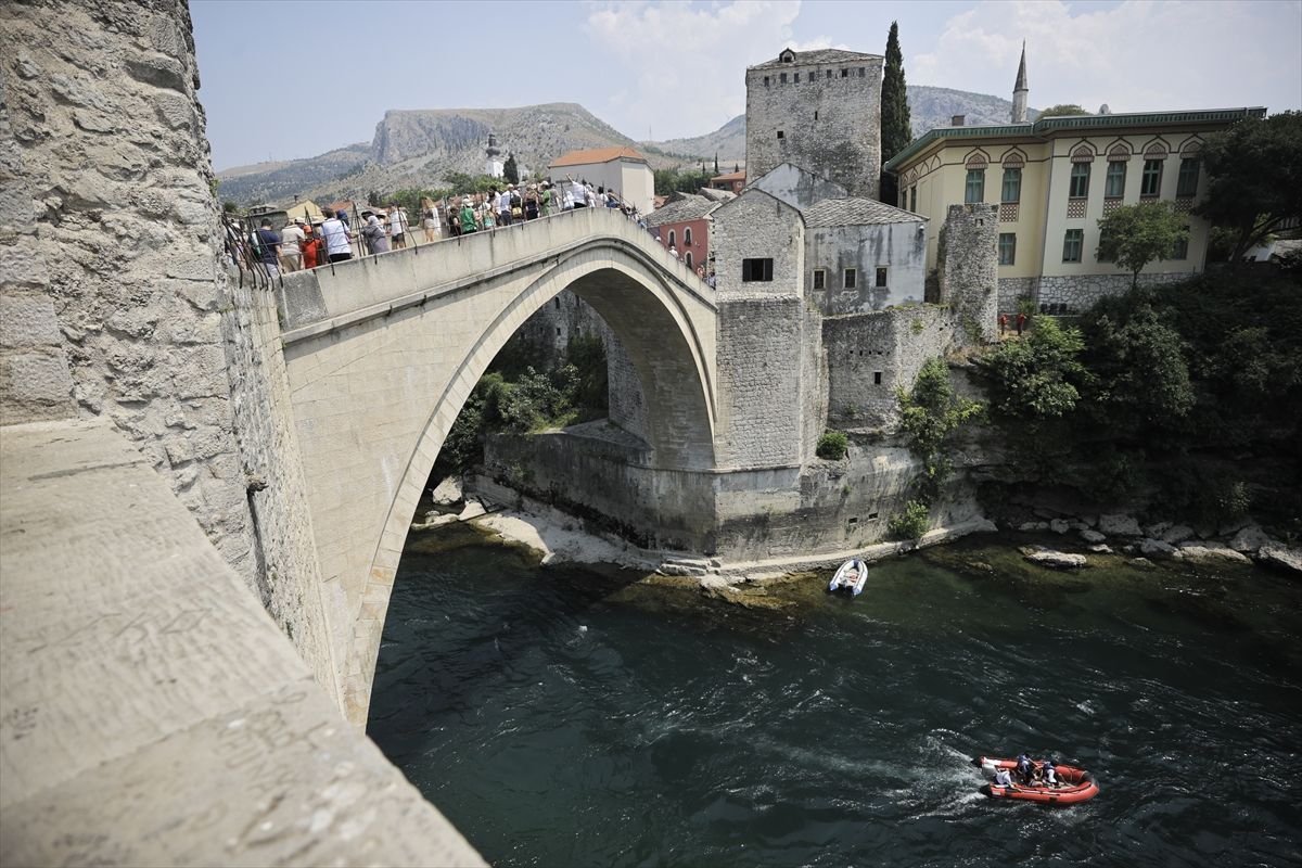 U srcima Mostaraca Stari most je živio i kad je bio srušen: Danas je on simbol mira