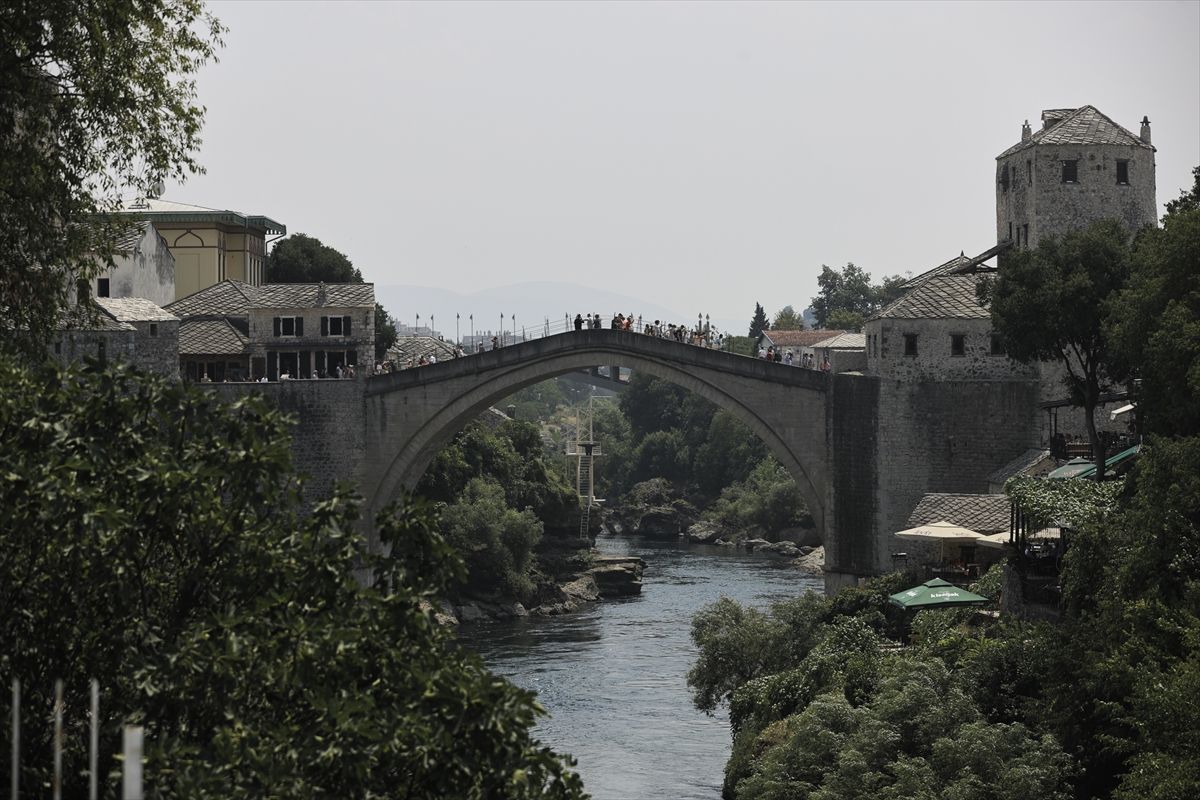 U srcima Mostaraca Stari most je živio i kad je bio srušen: Danas je on simbol mira