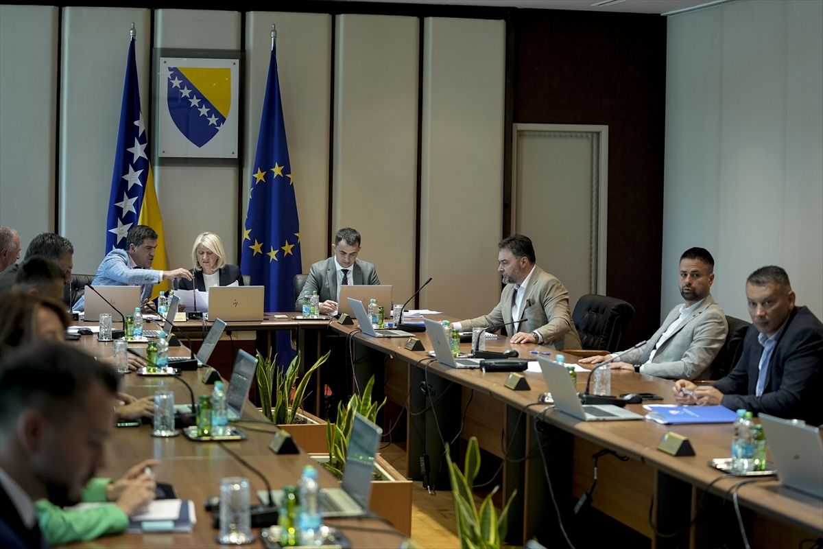 Da bi izbjegli zamke u njegovom razrješenju tražimo od nadležnih institucija da provedu procedure i da se ispoštuju
