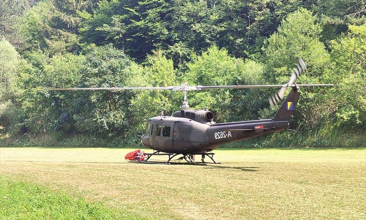 Helikopteri Oružanih snaga BiH uspješno ugasili požar u blizini Olova