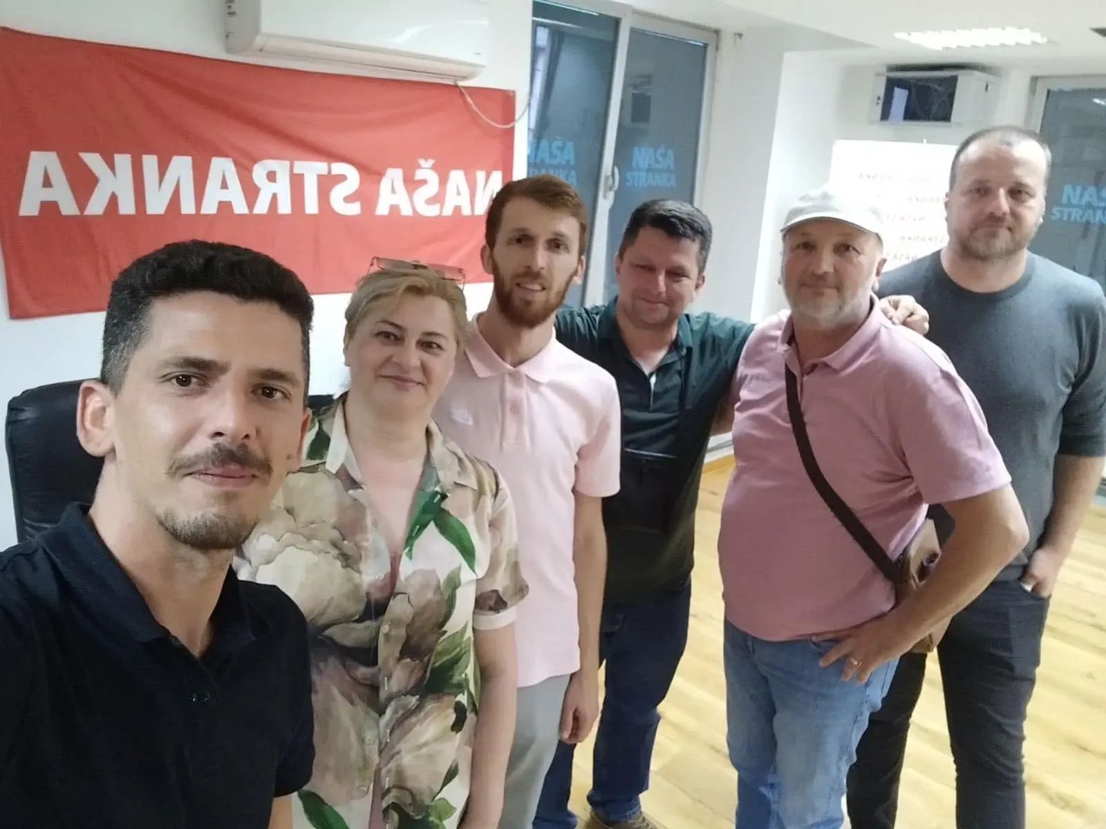 Ovoga puta šansu je odlučio potražiti u brčanskom ogranku Naše stranke, a što je potvrđeno i na njihovom Facebooku.