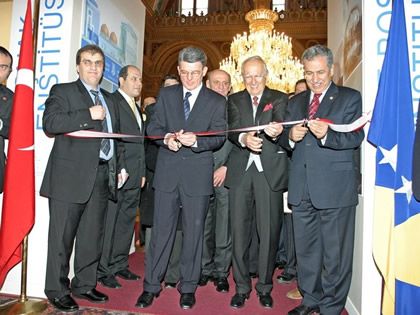 Njega su ustaške snage uhapsile u februaru 1942. i osudile ga na doživotnu robiju