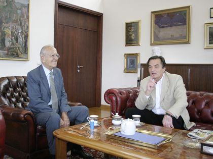 Njega su ustaške snage uhapsile u februaru 1942. i osudile ga na doživotnu robiju