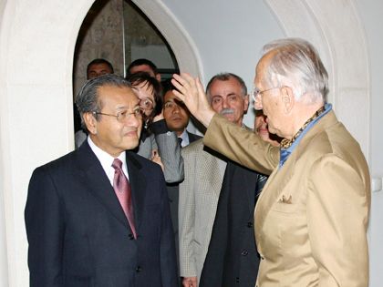 Njega su ustaške snage uhapsile u februaru 1942. i osudile ga na doživotnu robiju