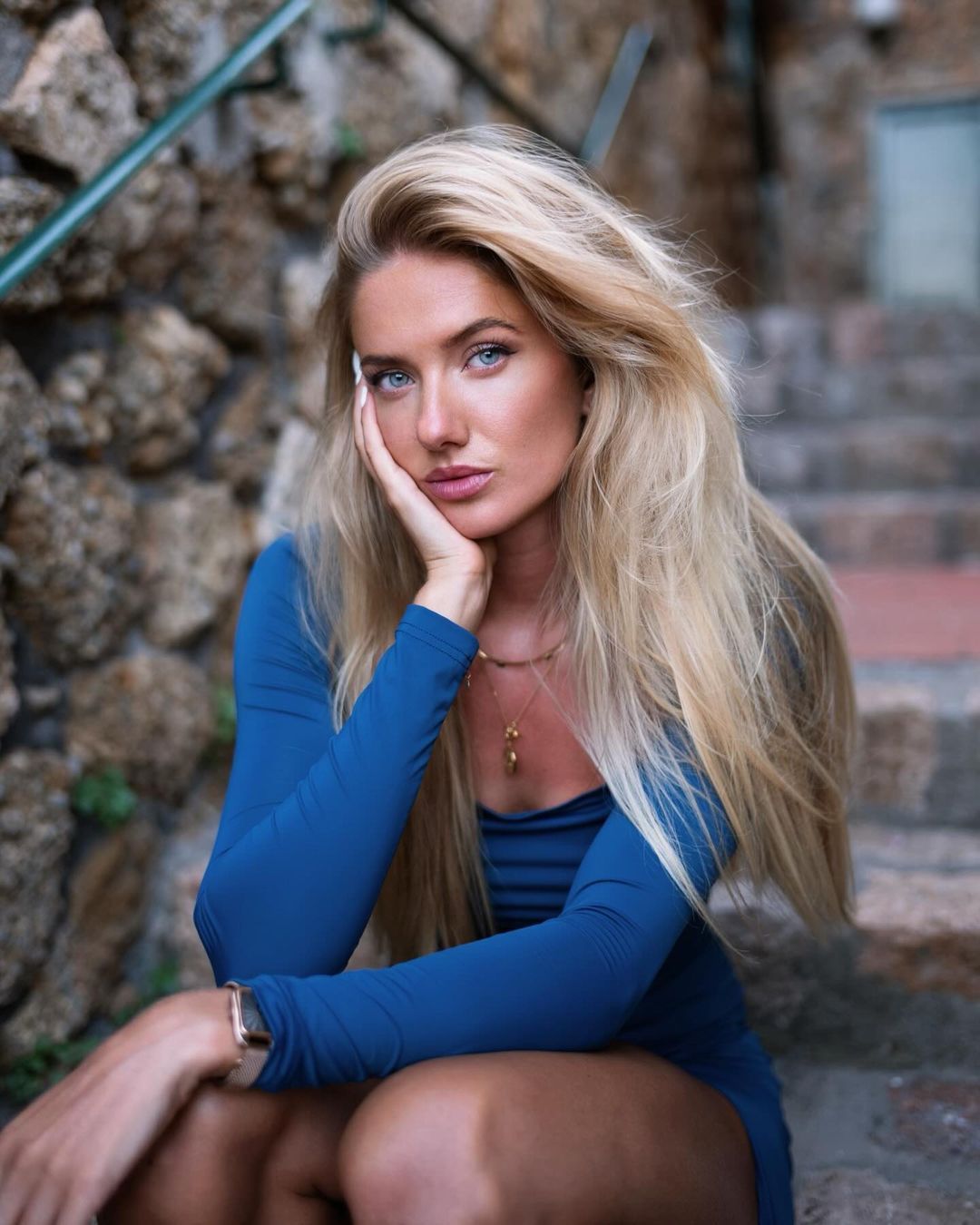 Osim u svijetu sporta, veoma je aktivna na društvenim mrežama, a na Instagramu ima više od pet miliona pratitelja