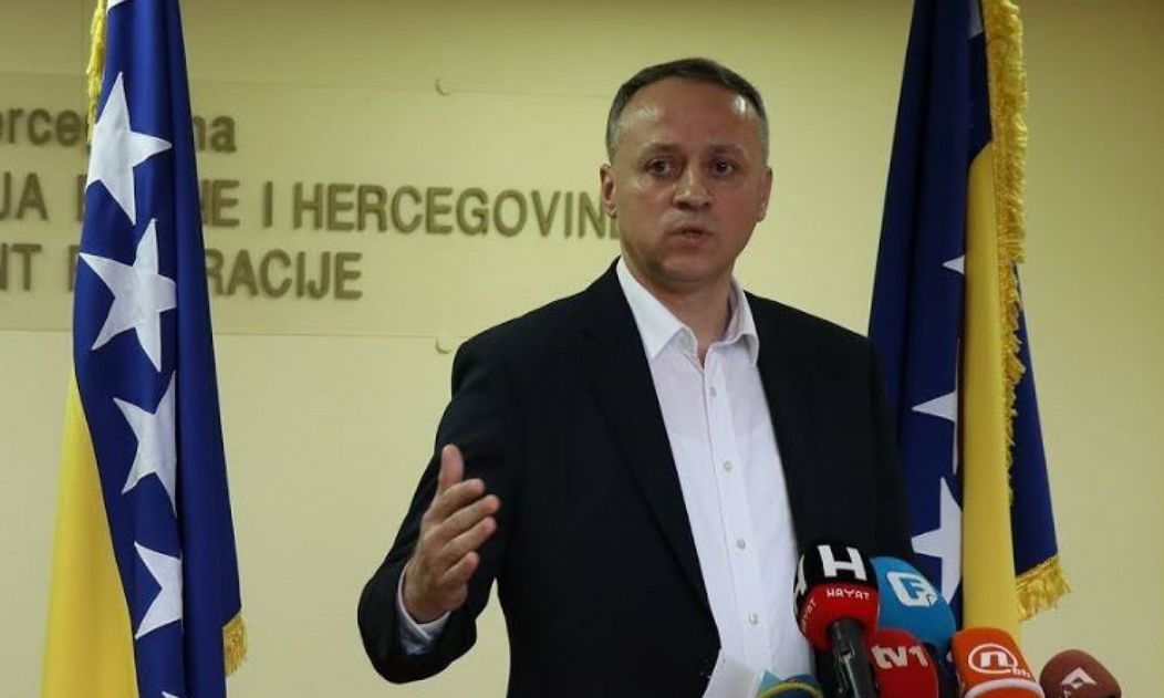 "Aliefendiću želimo sreću u pokušajima nastavka političke karijere, a narod će znati procijeniti kod koga ambicije prevazilaze granice razumne mjere"