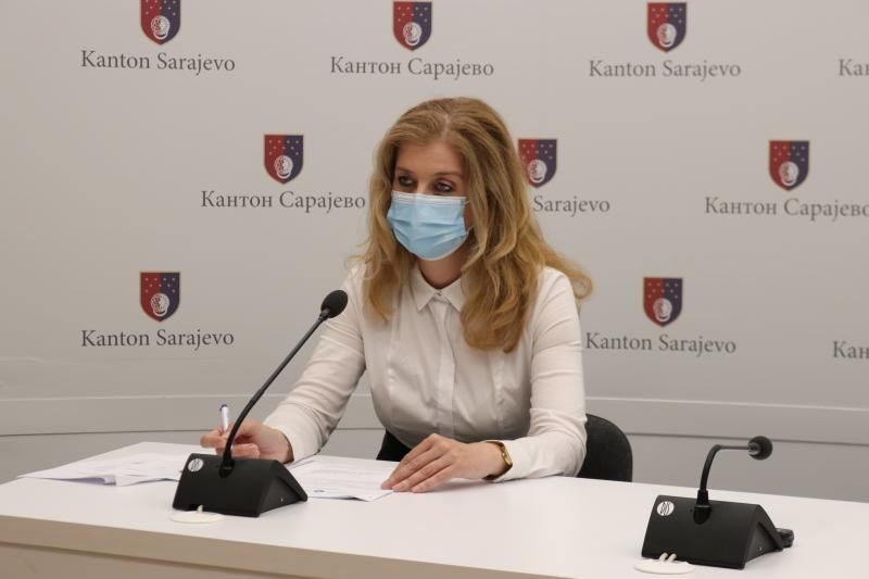 Od početka jula sedmično imamo nešto manje od 100 oboljelih, ranije je to bilo 400 i 300... , kazala je Bajramović