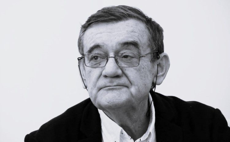 Papić će ostati cijenjen i upamćen po svojim brojnim i redovnim osvrtima na različita pitanja iz društvenog, političkog i ekonomskog života Bosne i Hercegovine.