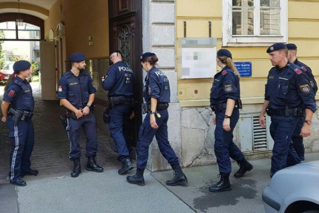Kako je saopštila austrijska policija mladić (29) je upucao djevojku (23), a onda je izvršio samoubistvo