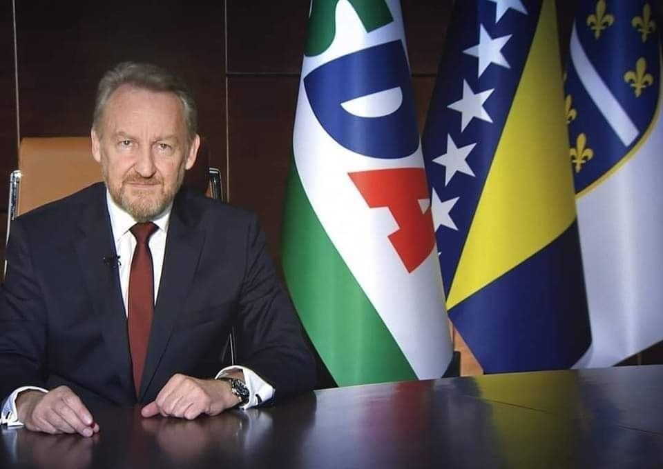 Spremni su državu unazaditi kako bi imali materijal za vlastite PR kampanje, naveo je lider SDA