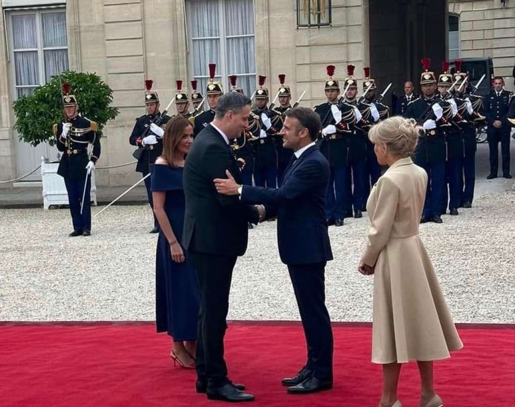 Tokom ceremonije otvaranja, predsjedavajući Bećirović je pozdravio bosanskohercegovačke sportistkinje i sportiste.