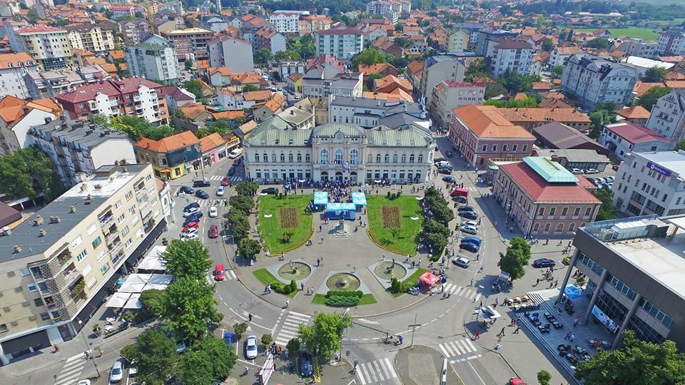 Kandidat tri stranke za gradonačelnika Bijeljine je Vahidin Mulamustafić, a nosilac liste za lokalnu Skupštinu je Samir Baćevac.