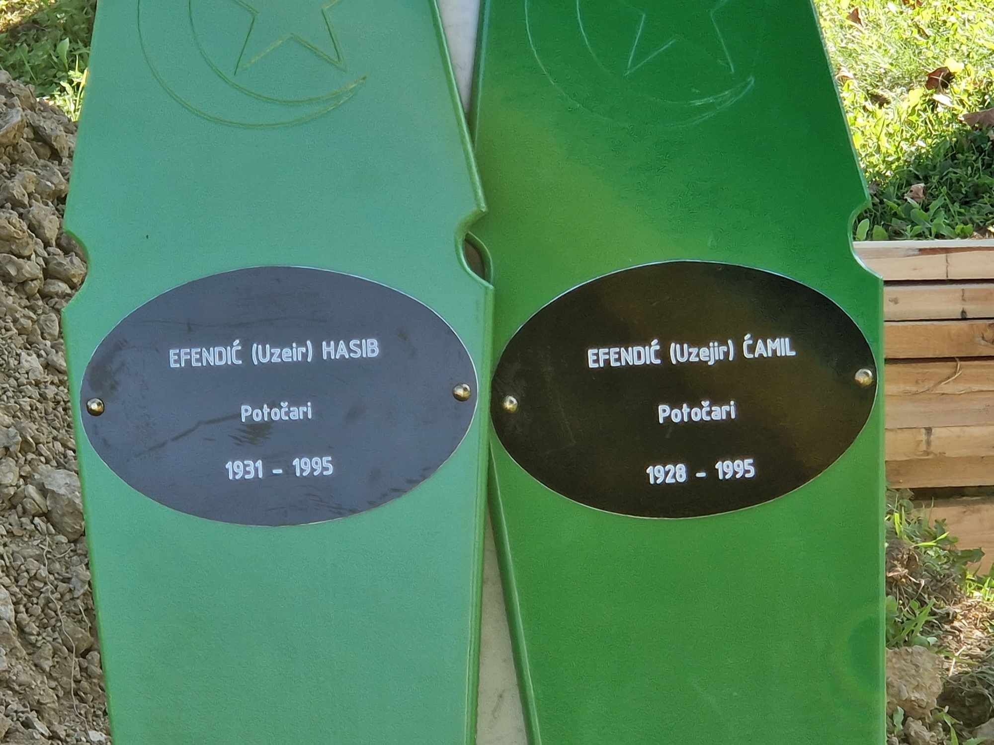 Radnici JKP “Gradska groblja” Visoko jutros su obavili posljednje pripreme za ukop identificiranih žrtava genocida