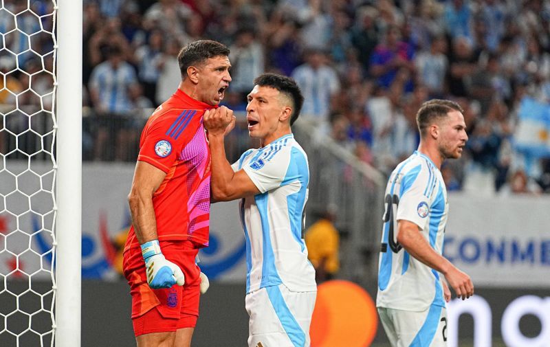 Dibu Martinez je odbranio dva udarca i bacio navijače Argentine u trans.