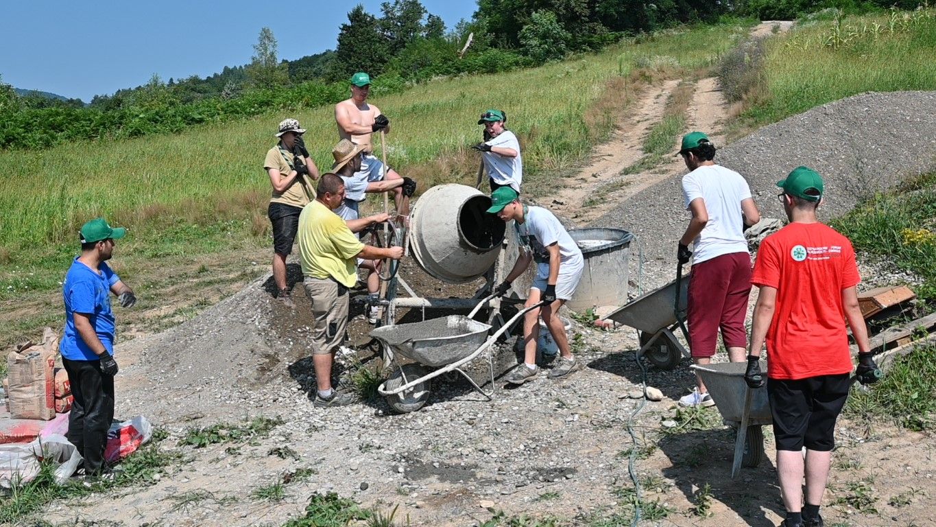 Završen 19. EMMAUS kamp: Mladi iz pet zemalja u Potočarima za bolji suživot