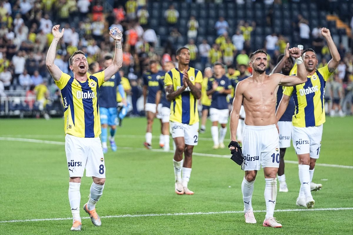 Fenerbahce na krilima Edina Džeke pobijedio Lugano i prošao dalje