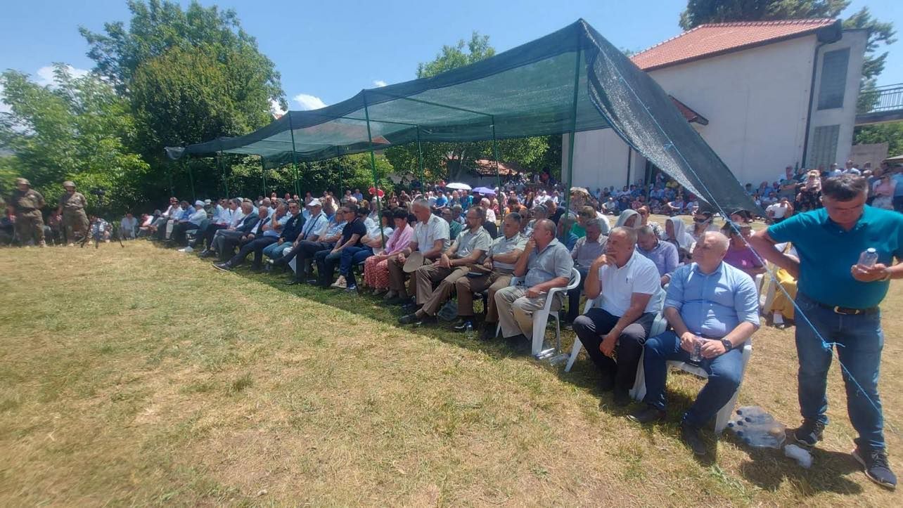 Tokom čitavog perioda rata poginulo je ili ubijeno 509 Nevesinjaca, od toga 41 dijete. 119 osoba još nije pronađeno.