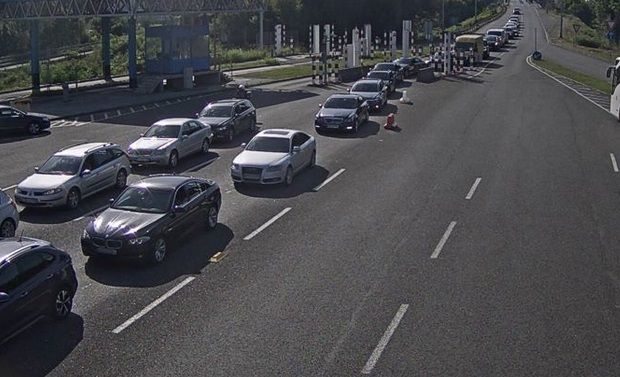 Na ostalim graničnim prelazima promet vozila za sada protiče uz kraća zadržavanja