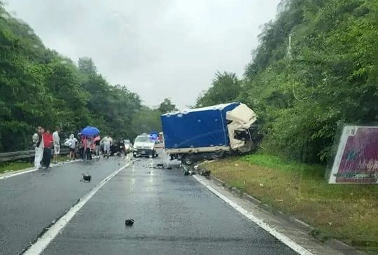 Učestvovali su kamion i automobil                              