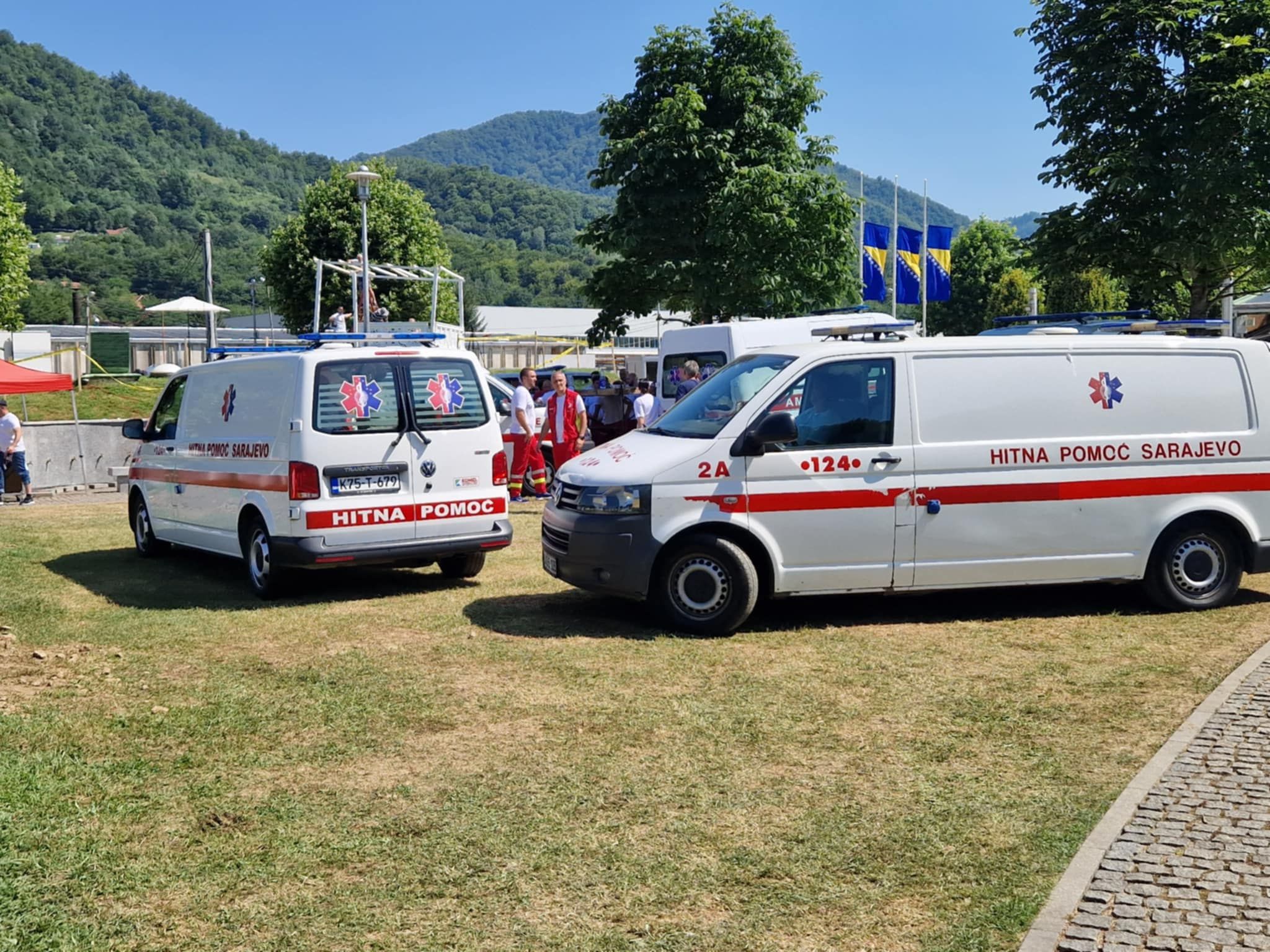 Gubili svijest i za vrijeme dženaze: Hitna pomoć imala pune ruke posla u Potočarima