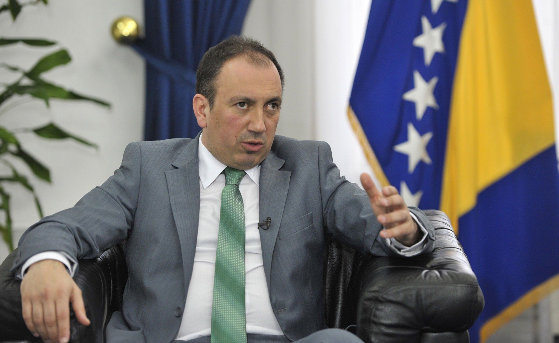 Nije još svanulo, ali se bar malo razdanilo, naveo je Crnadak 