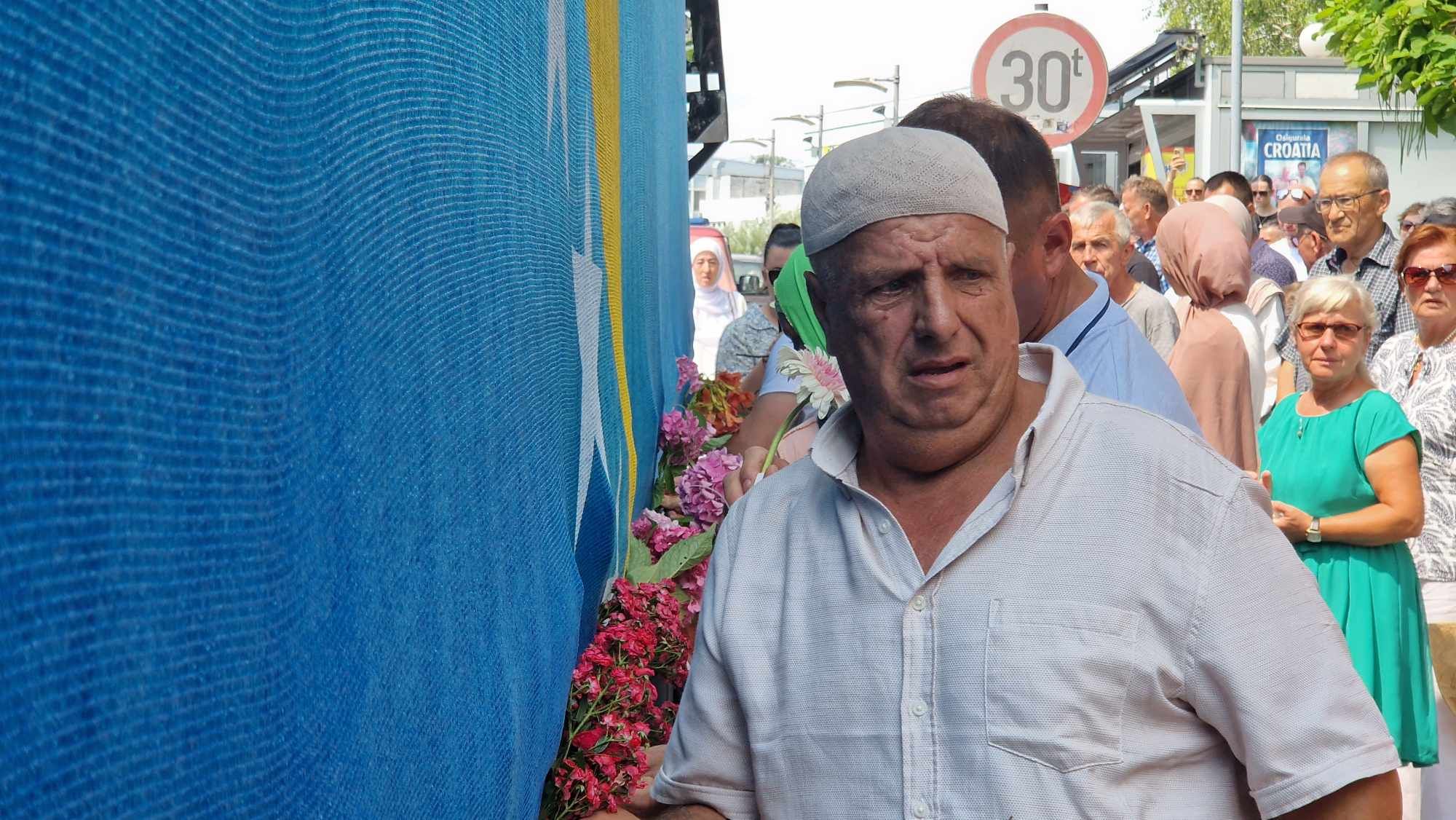 Suze u Sanskom Mostu: Ispraćeni posmrtni ostaci žrtava koji će se pokopati u Kamičanima