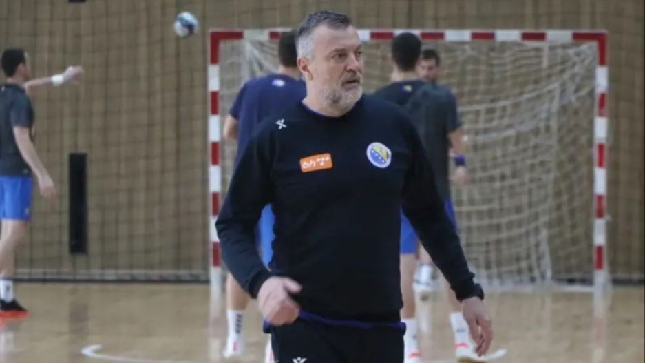 Obrvan je vodio našu selekciju 2021. i 2022. godine, prije nego što je u martu 2022. napustio selektorsku poziciju, zbog dugovanja