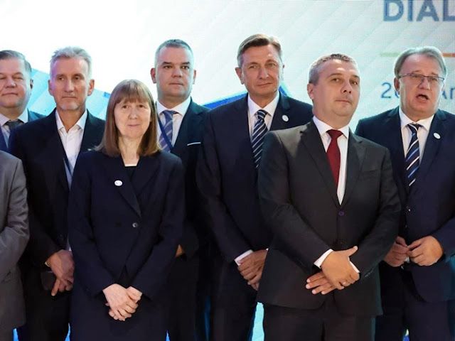 U suštini Mostarska izjava za budućnost je samo lijepo napisani i pomalo distopijski diplomatski dokument opšte prakse, koji fino zvuči, ali nikoga ništa ne obavezuje.